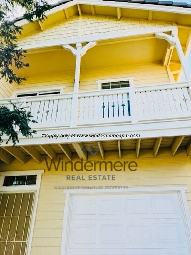 Building Photo - Spacious 3-bedroom with Updated Finishes a...
