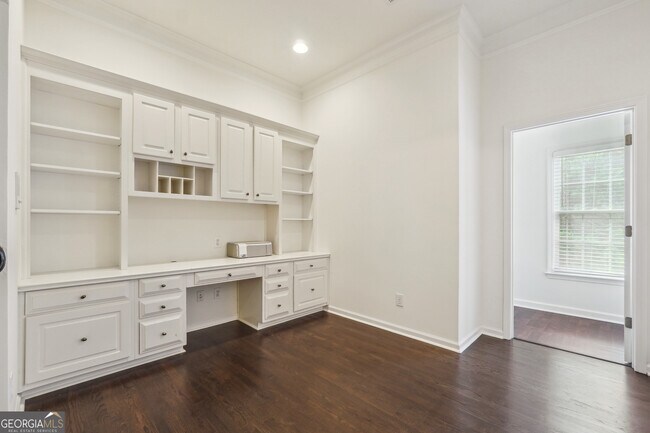 Building Photo - 2315 English Ivy Ct