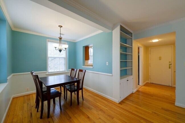 Building Photo - Updated 1BR in Iconic McLean Gardens is the Urban Retreat You've Been Looking For!