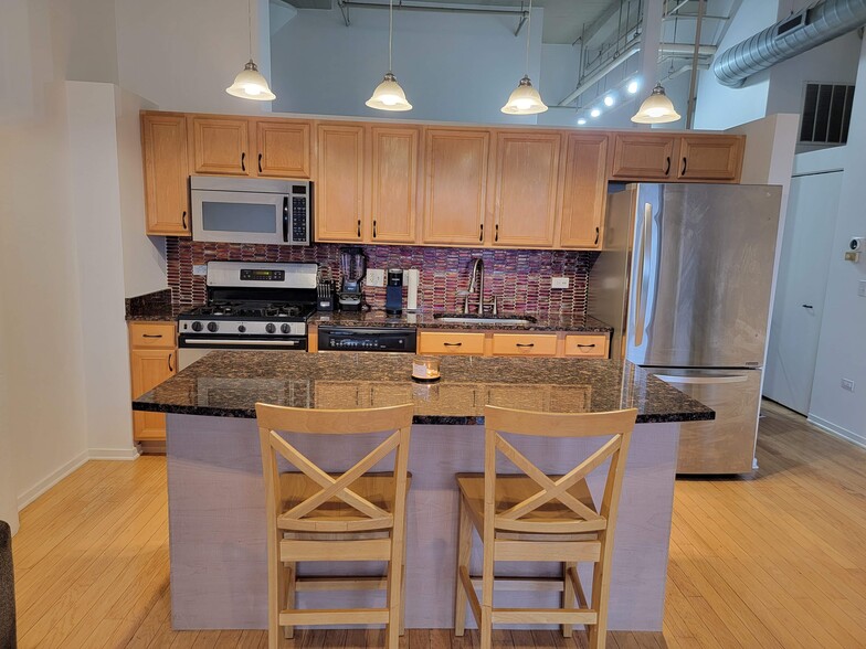 Building Photo - 1524 S Sangamon St