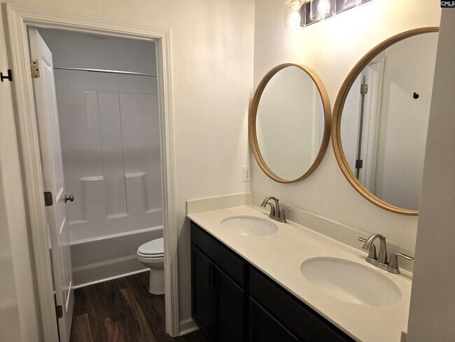 Building Photo - 441 Windrush Dr