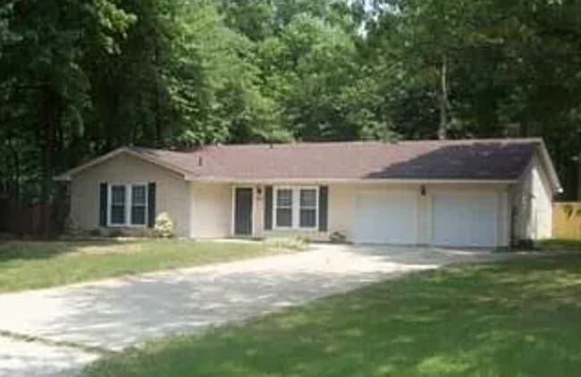 Building Photo - 325 Bucknell Cir