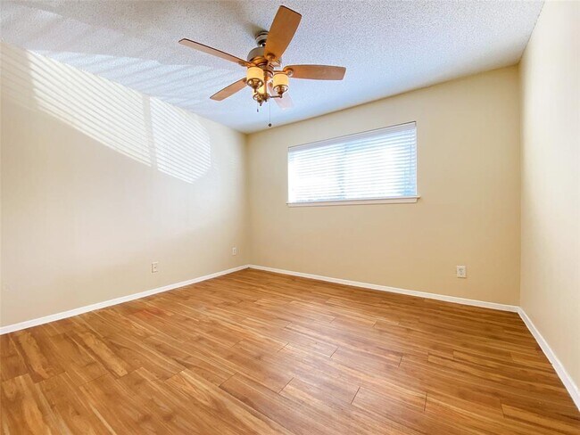 Building Photo - 2800 Swisher St