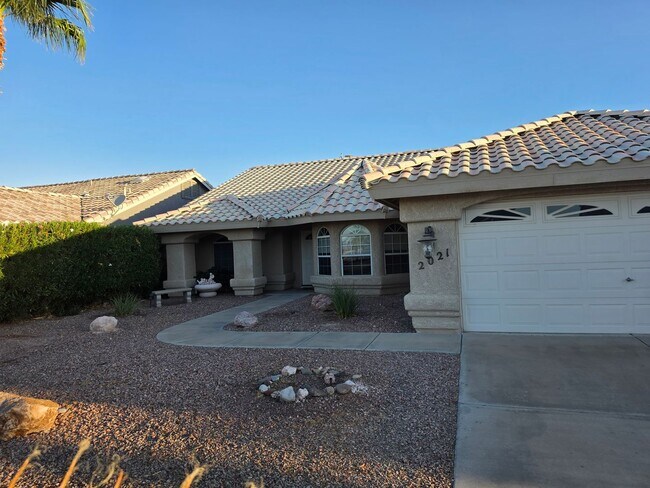 Building Photo - 2021 Lago Grande Cir