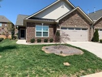 Building Photo - 3 Bedroom, 2 Bathroom One Level Townhome i...
