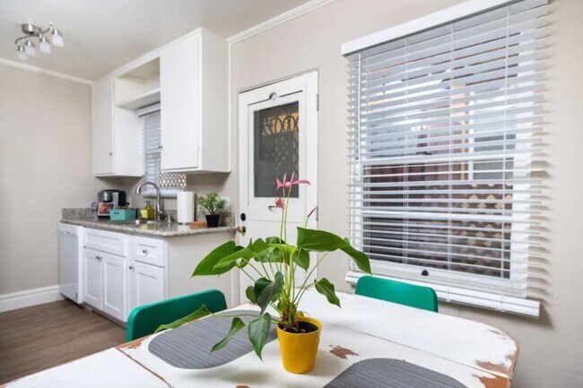 Building Photo - Old Town San Diego Unit