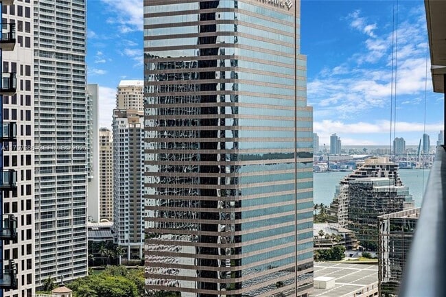 Building Photo - 801 S Miami Ave