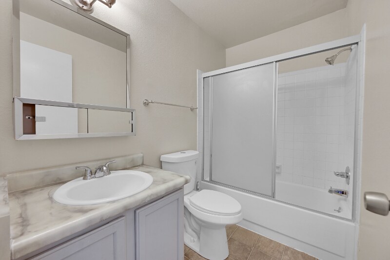 Building Photo - 539 Wright St