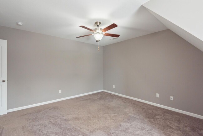 Building Photo - 6964 Holliday Park Ln