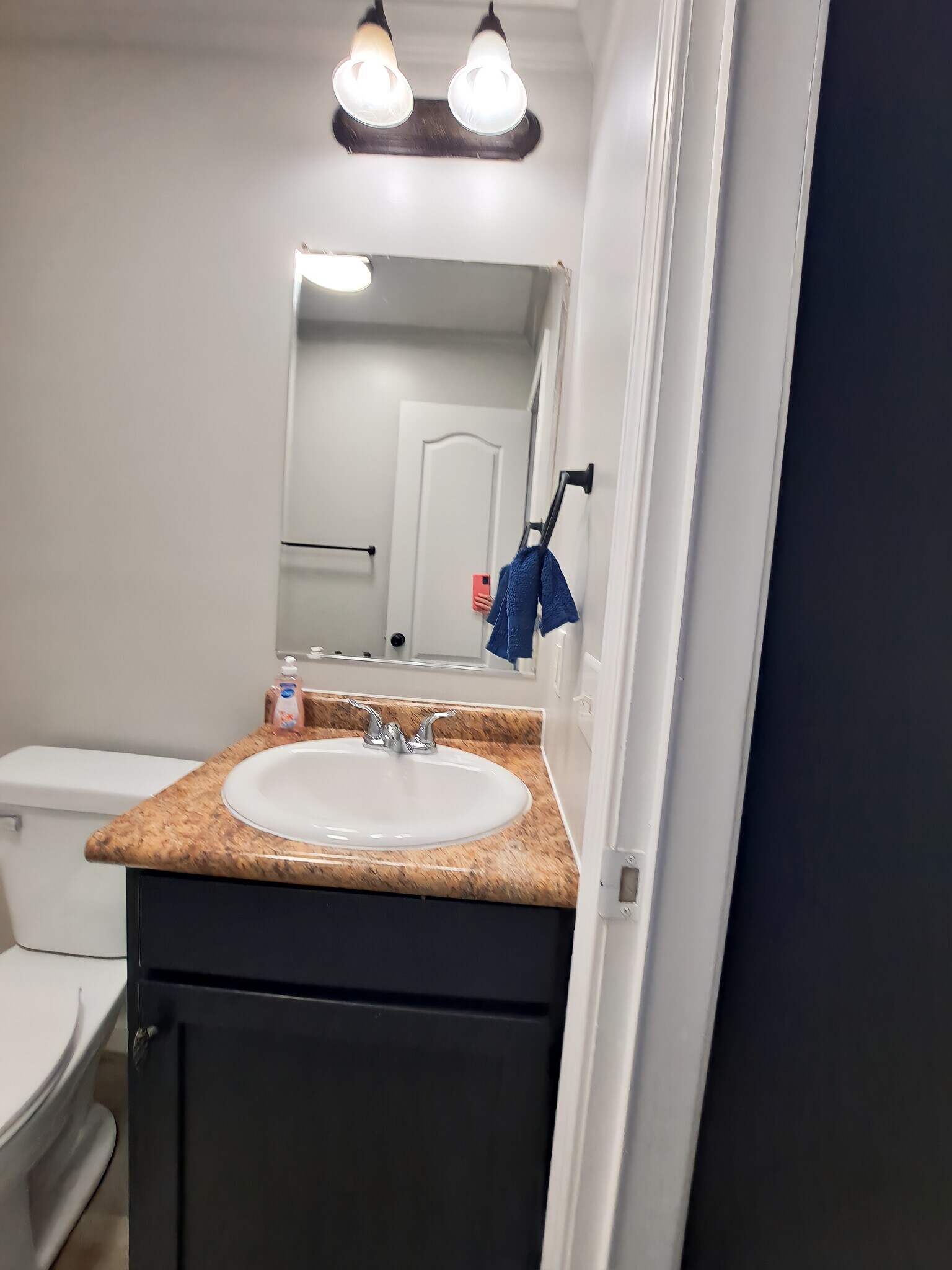 Building Photo - 85 Deerwood Park