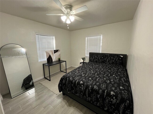 Building Photo - 1317 NW 2nd Ave