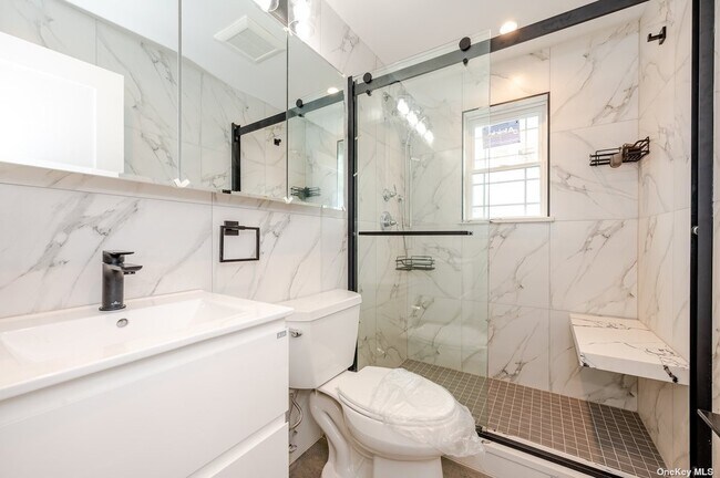 Building Photo - 40 Kildare Rd