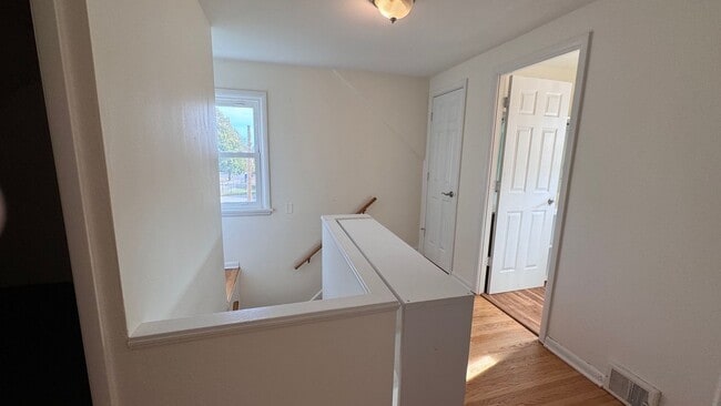 Building Photo - 120 Garden St