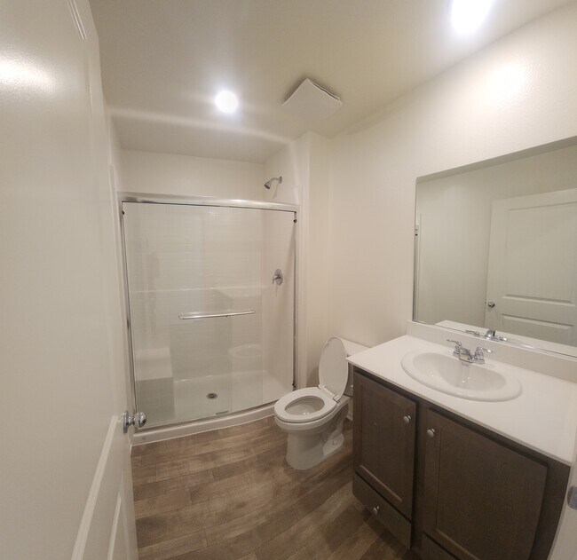 Building Photo - 438 Hollyhock St