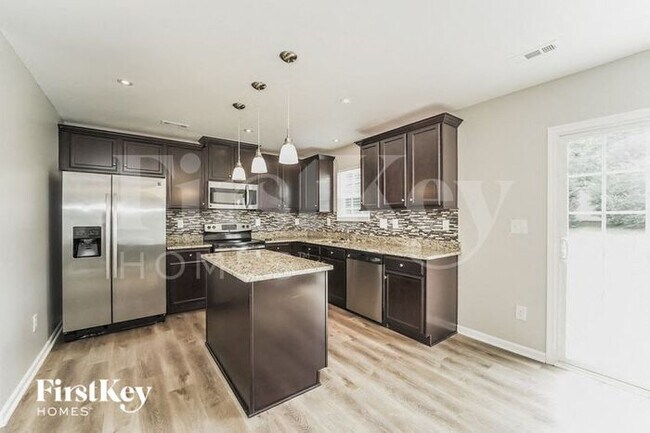 Building Photo - 6611 Eastfield Park Dr