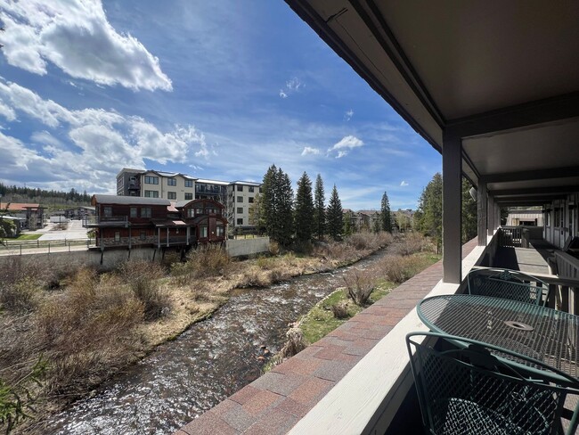 Building Photo - Beautifully updated 2-bedroom, 2-bathroom condo in Winter Park