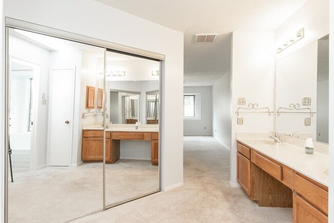 Building Photo - 6818 Brockington Dr