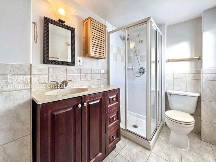 Building Photo - 4118 Wyandot St