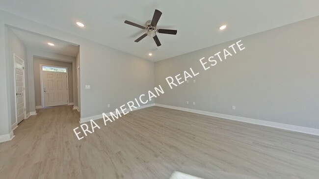 Building Photo - 808 Kenneth Dr