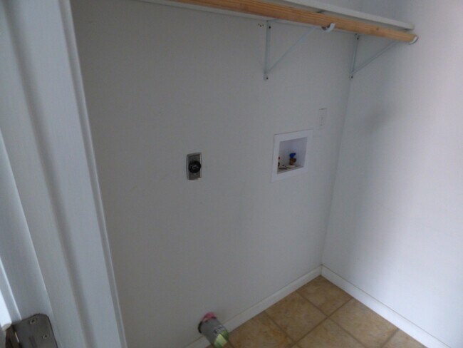 Building Photo - 3529 Topeka St