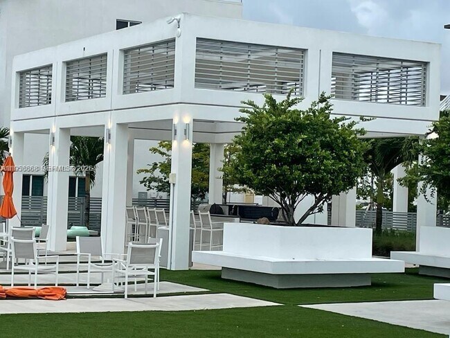 Building Photo - 6453 NW 102nd Path