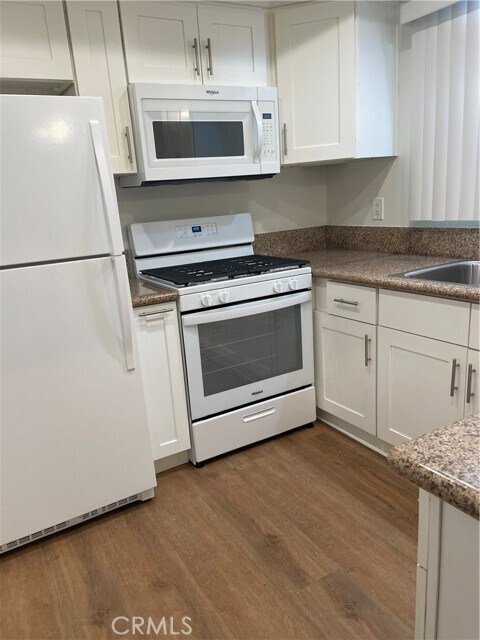 Building Photo - 17081 Grove Cir