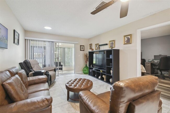 Building Photo - 8130 Braddock Cir