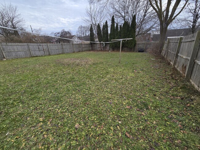 Building Photo - 532 Orwood Pl