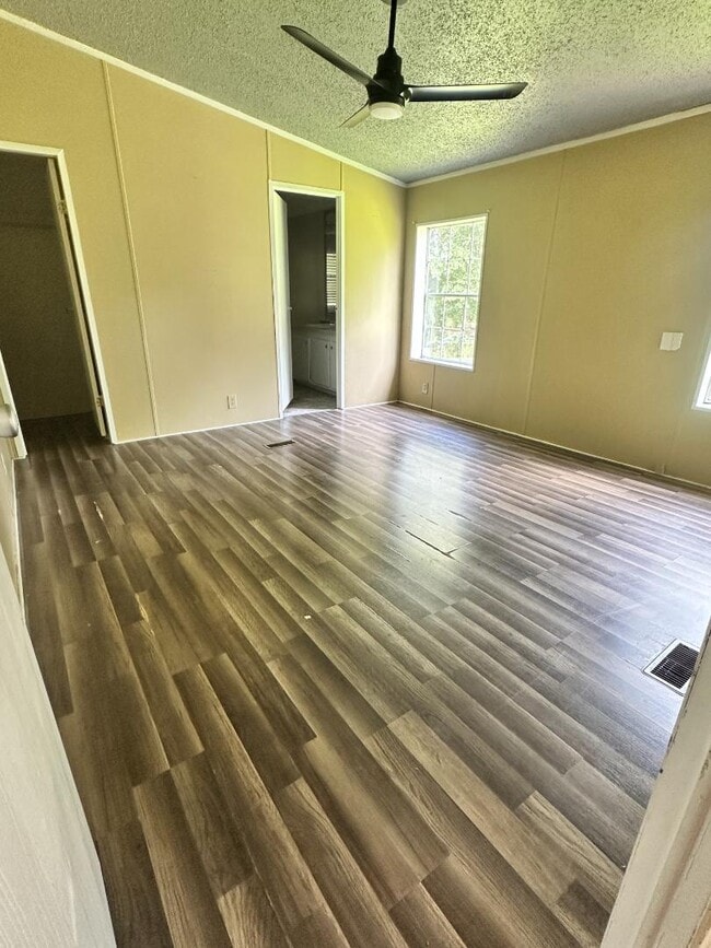 Building Photo - 533 Covey Cir