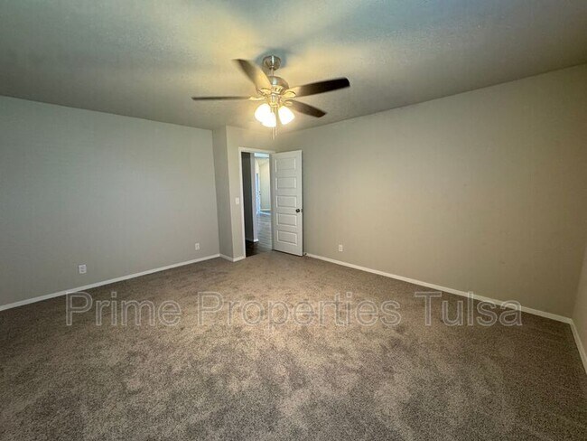 Building Photo - 2920 S 13th St