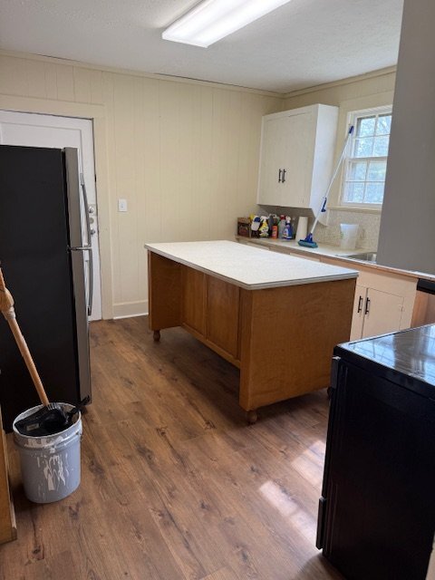 Building Photo - 128 Main St