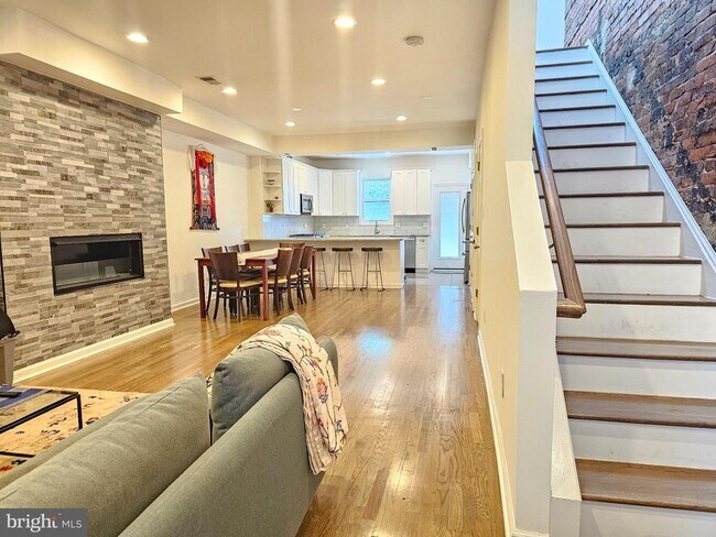 Building Photo - 1311 S St SE