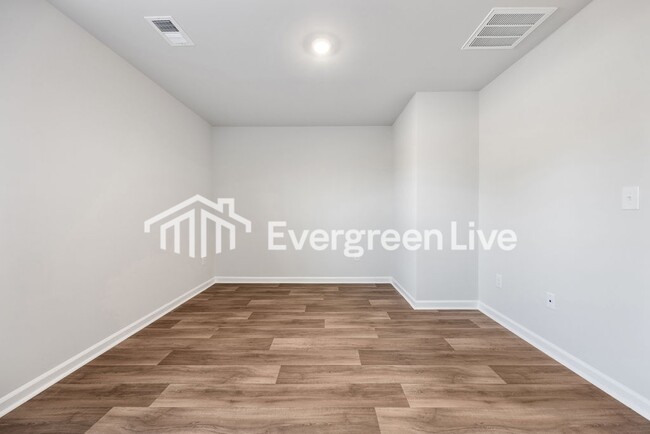 Building Photo - 1210 Willow Oaks Wy