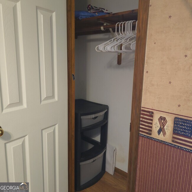 Building Photo - 3666 Lakewood Ct