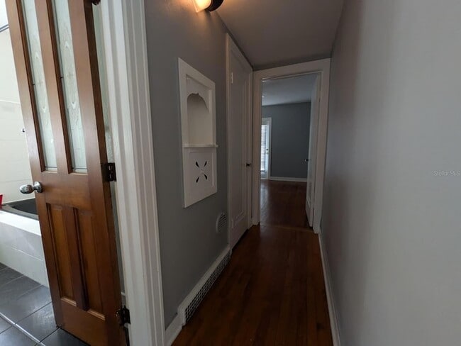 Building Photo - 145 29th Ave N