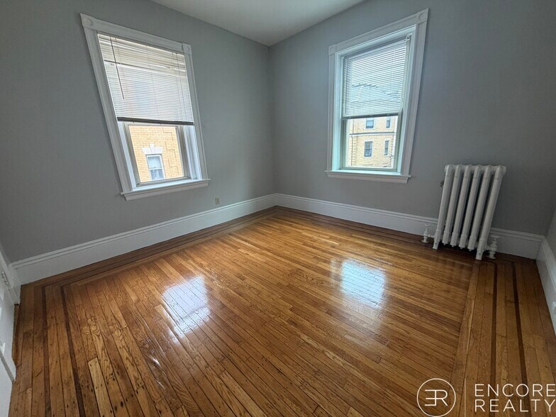 Building Photo - 11 Park St