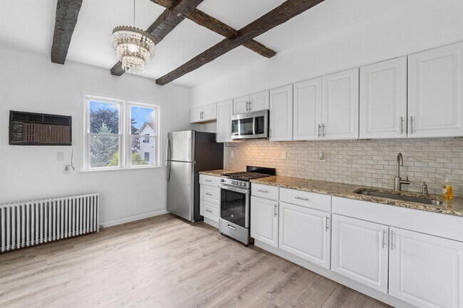 Building Photo - 182 Avenue F