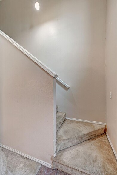 Building Photo - 201 Amber Ridge Dr