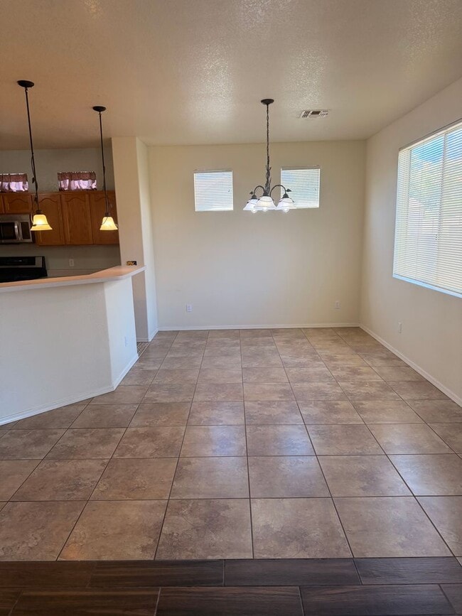Building Photo - Great Location on Cul de Sac Lot