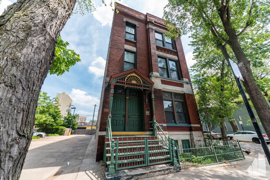 Building Photo - 1101 N Marshfield Ave