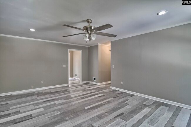 Building Photo - 113 Lyndhurst Rd