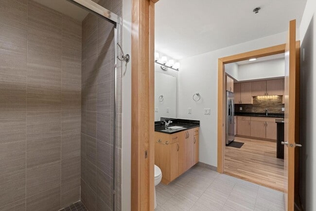 Building Photo - 740 Portland Ave