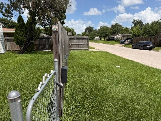 Building Photo - 5103 Willow Glen Dr