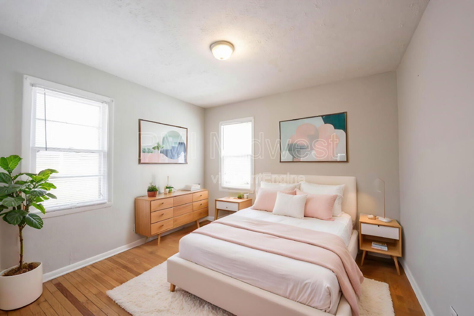 Building Photo - 5005 Indianola Ave