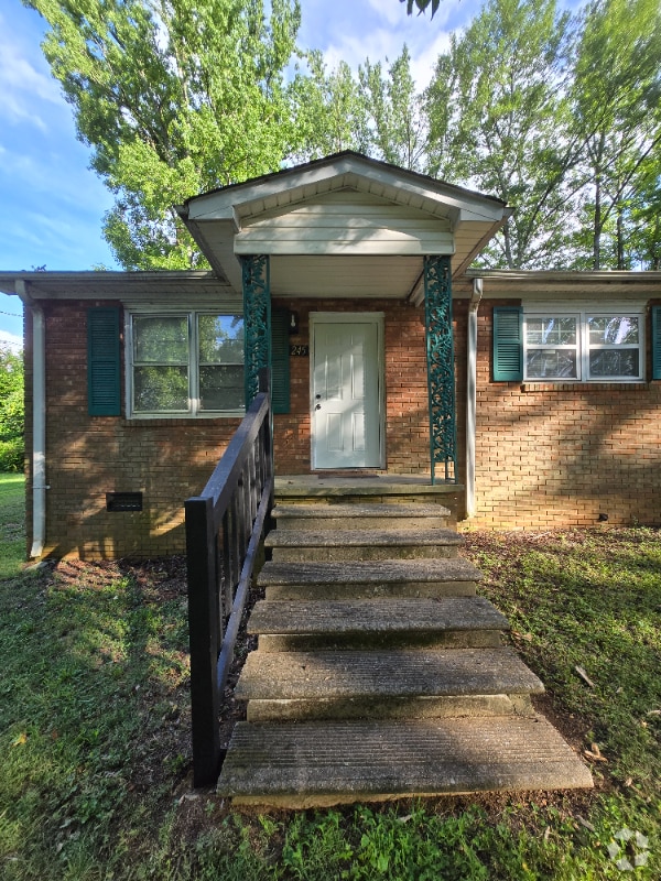 Building Photo - 245 Crawford Cir