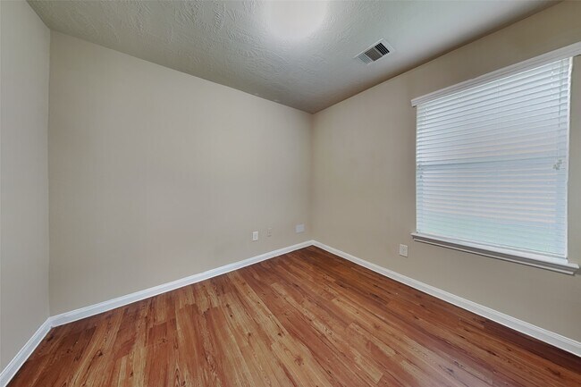 Building Photo - 21606 Nella Cir