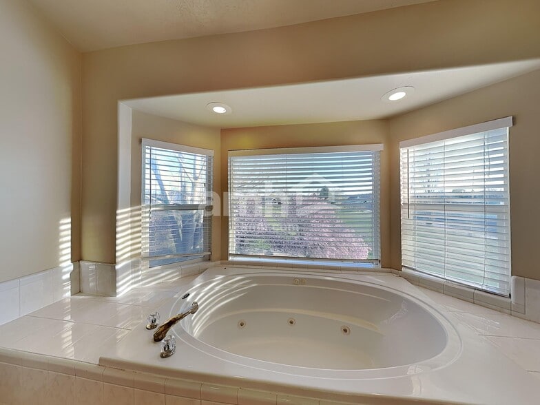 Building Photo - 4679 W 4350 S