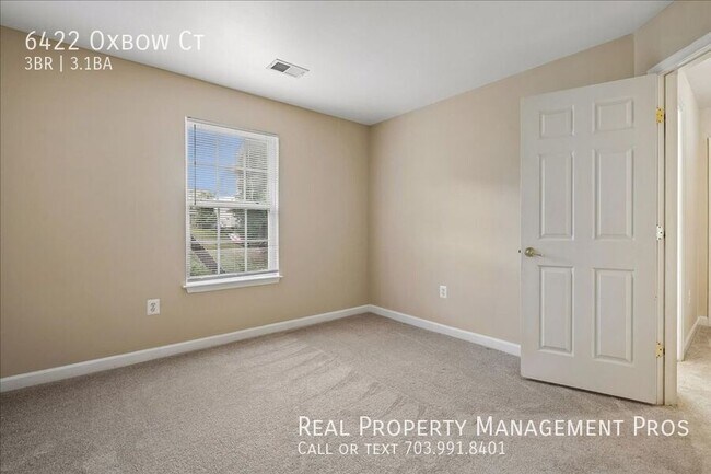 Building Photo - 6422 Oxbow Ct