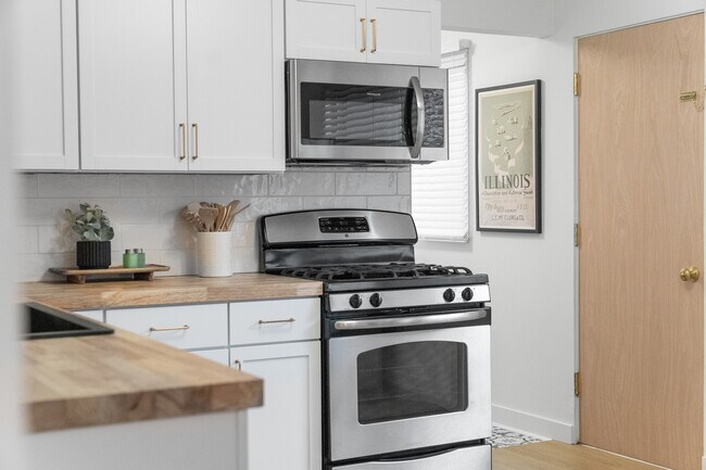 Building Photo - 1105 Julienne Dr