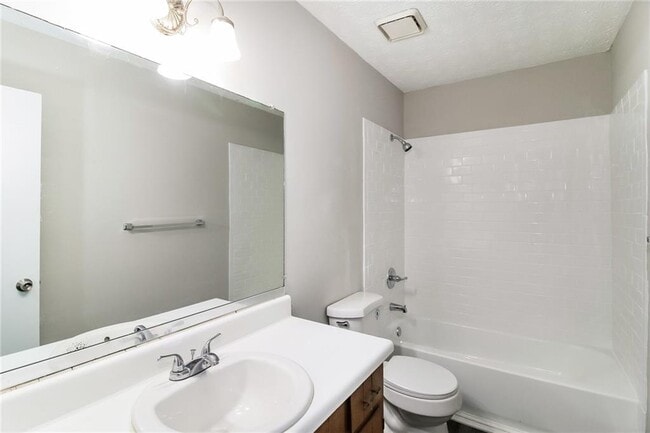 Building Photo - 307 Hamilton Glenn